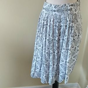Ann Taylor Loft A line skirt white & black 100%cot